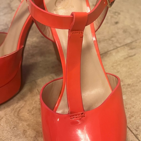 Heart in D Coral Peep Toe Platform Heels - Picture 7 of 8